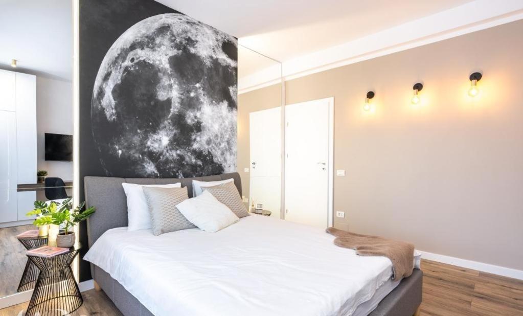 Majestic Apartament With View In Magheru Bukarest Exterior foto